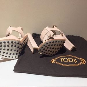 Tod's Shoes - Tod's Fringed Leather Heels 35 Tod's Shoes - Tod's Fringed Leather Heels 35